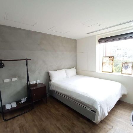 Meworld Hotel - Daan Taipei Bagian luar foto