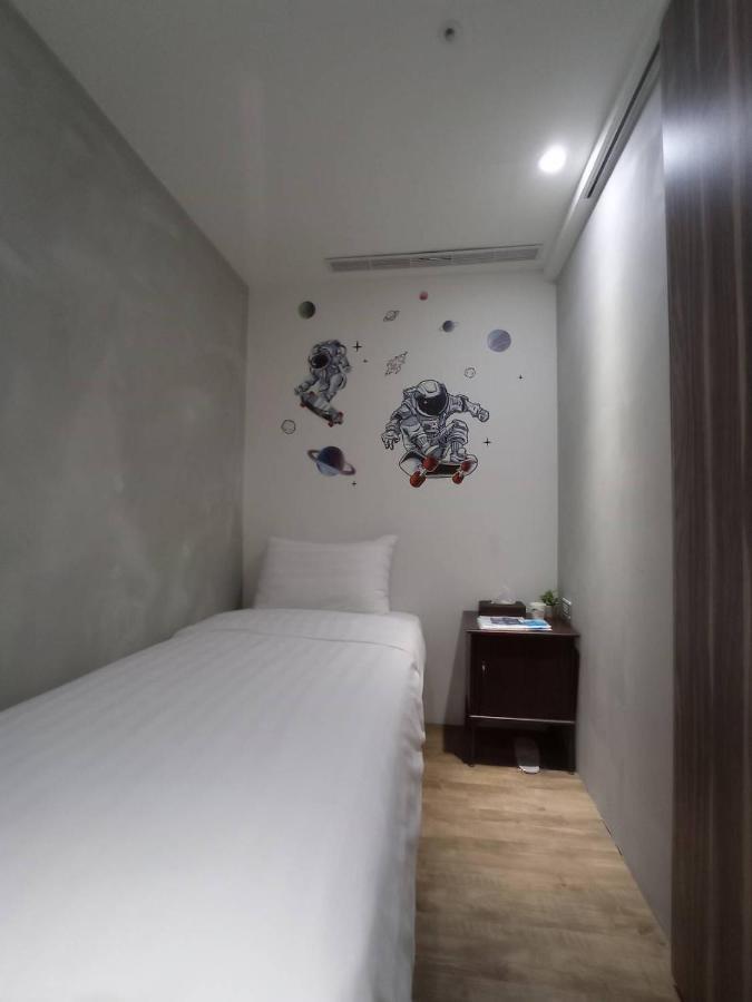 Meworld Hotel - Daan Taipei Bagian luar foto