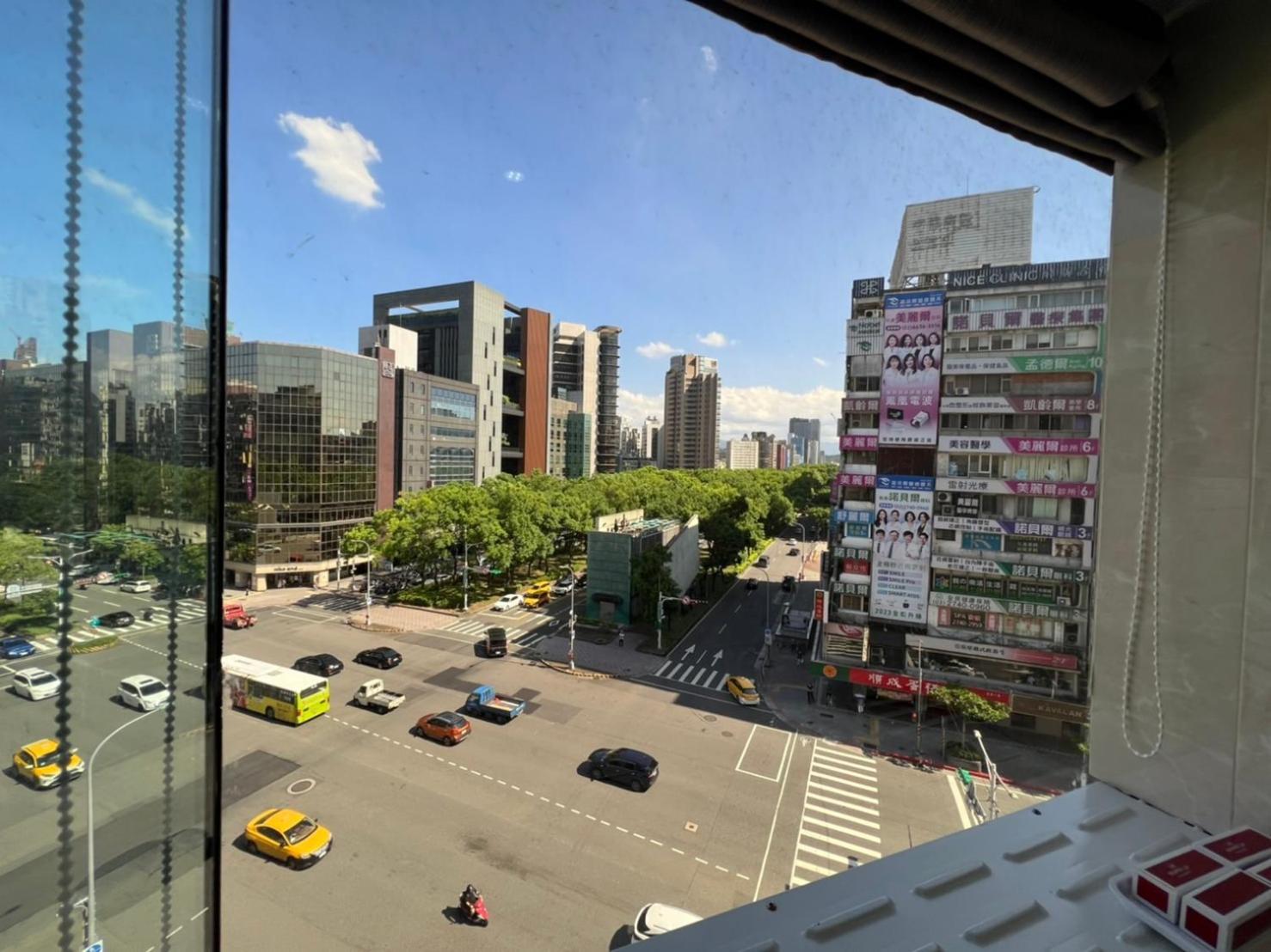 Meworld Hotel - Daan Taipei Bagian luar foto