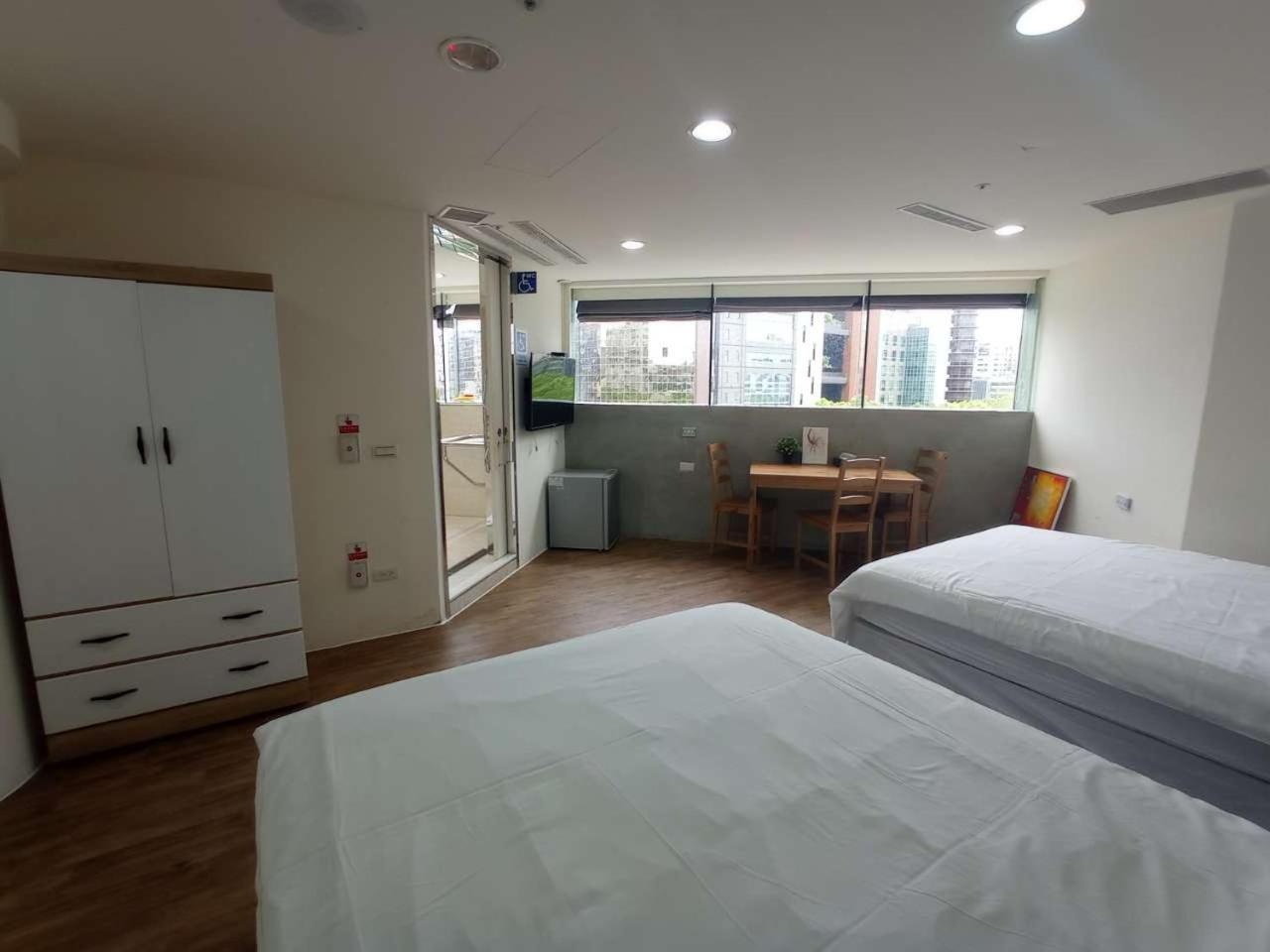Meworld Hotel - Daan Taipei Bagian luar foto